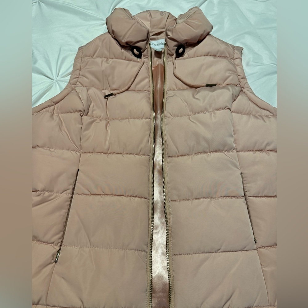 NWOT Calvin Klein Puffer Vest in Dusty Pink
